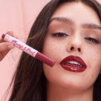 Brillo labial voluminizador e hidratante con Vitamina E,  Plumping gloss stick, Beauty Creations